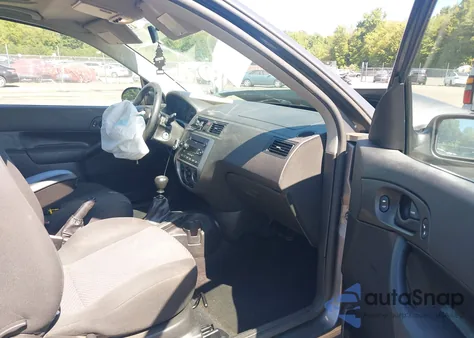 2006 Ford Focus Zx3 z USA, uszkodzony, nr VIN 1FAFP31N66W158257